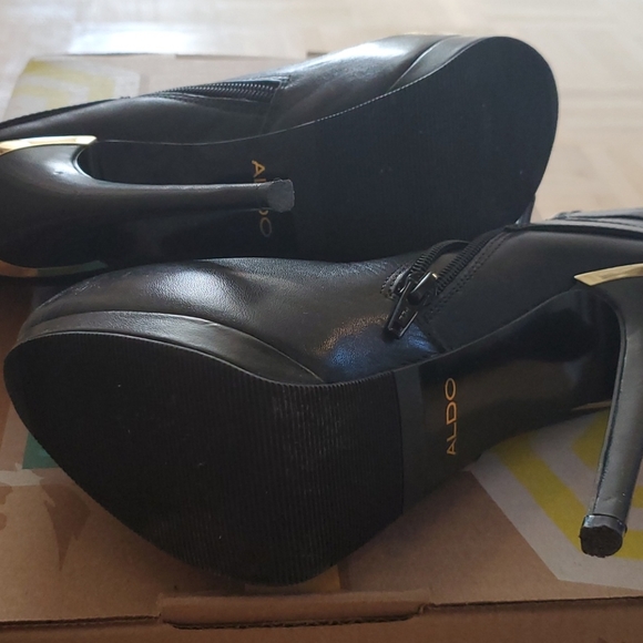 Booties - Picture 4 of 4